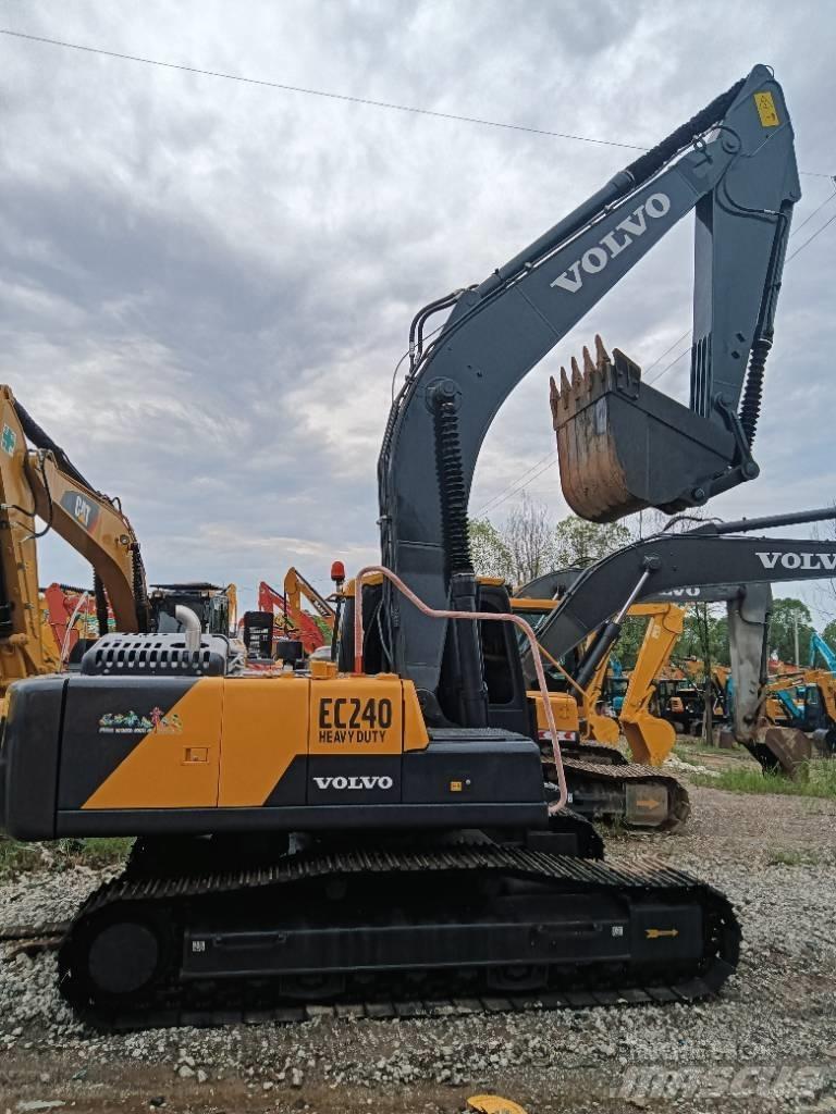 Volvo EC 240 Crawler excavators