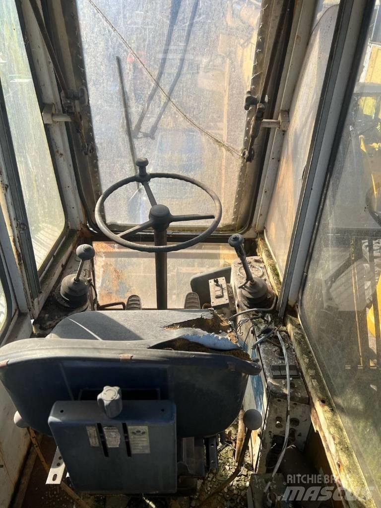 Liebherr 7951 Wheeled excavators