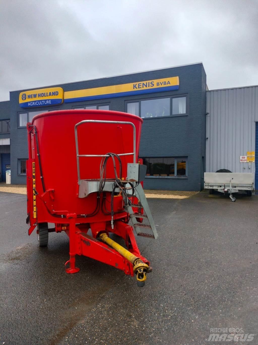 Peecon 8M³ Feed mixer