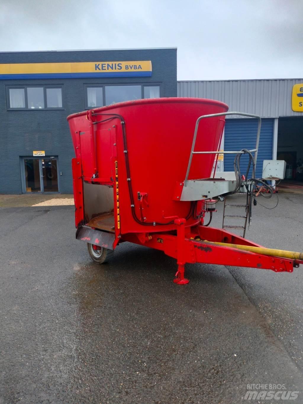 Peecon 8M³ Feed mixer