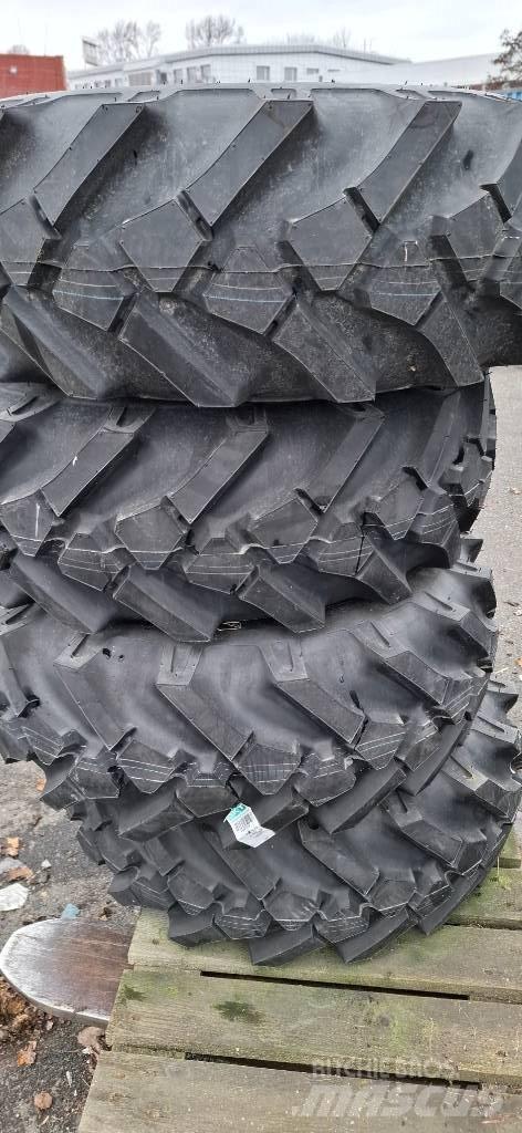 BKT 10.75-15.3 Tyres, wheels and rims