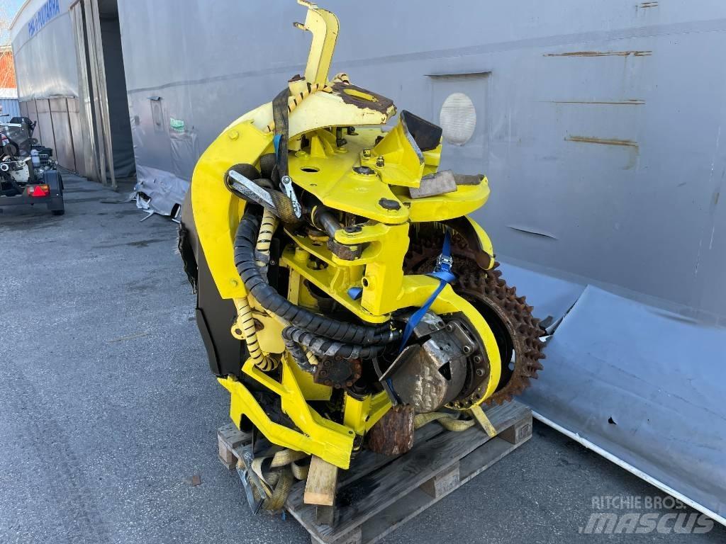 John Deere H 480 C Harvester heads