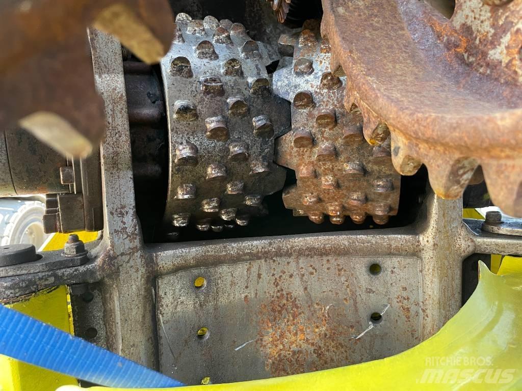 John Deere H 480 C Harvester heads