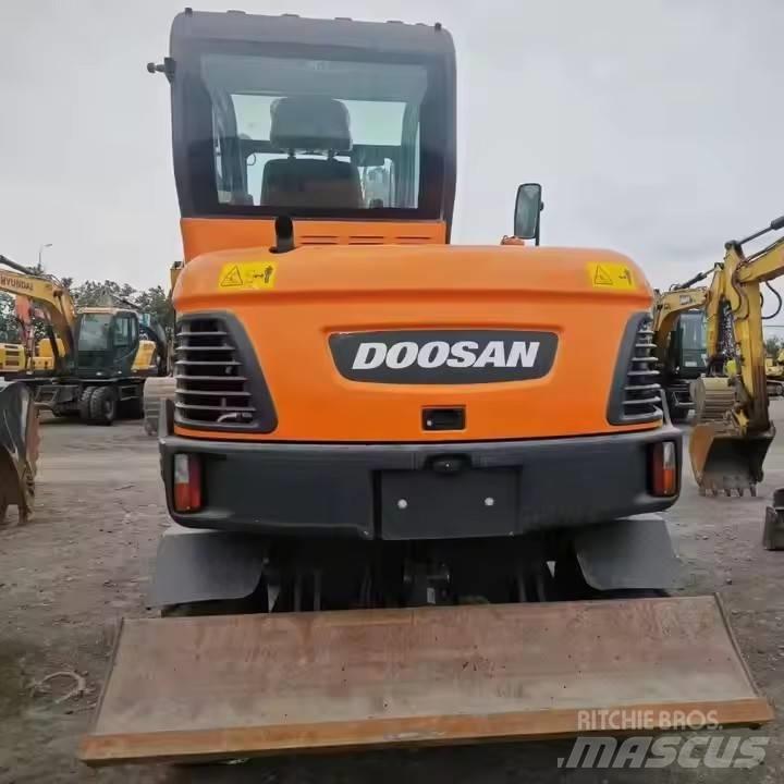 Doosan DX 60W Wheeled excavators