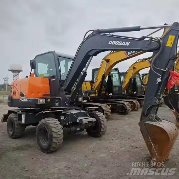 Doosan DX 60W Wheeled excavators
