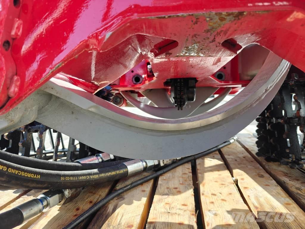 Log Max 5000 D Harvester heads