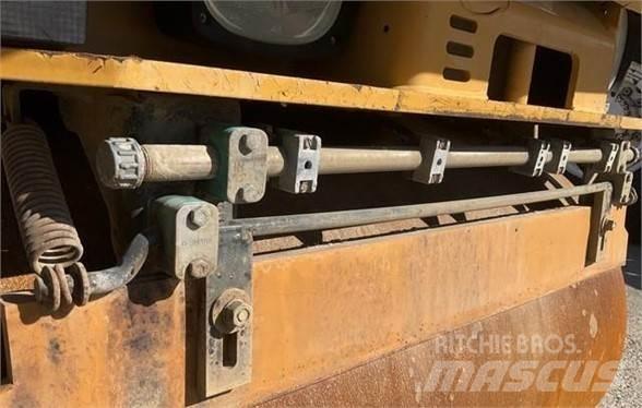 CAT CB22 Single drum rollers