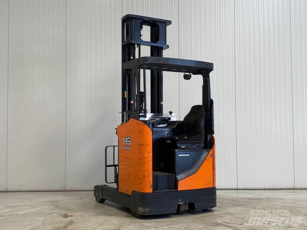 Doosan BR16JW- 7 PLUS Reach truck