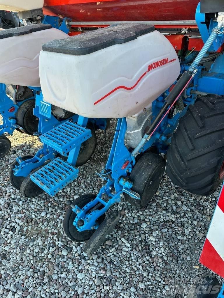 Monosem NG PLUS 8 Sowing machines
