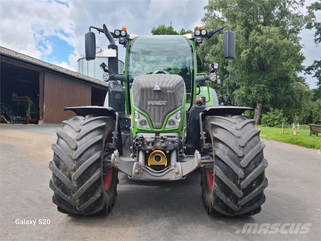 Fendt 722 Vario Tractors