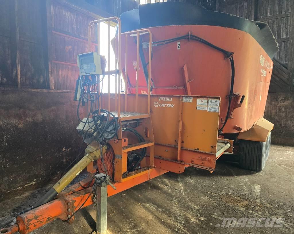 Valmetal V-Mix 700 Feed mixer