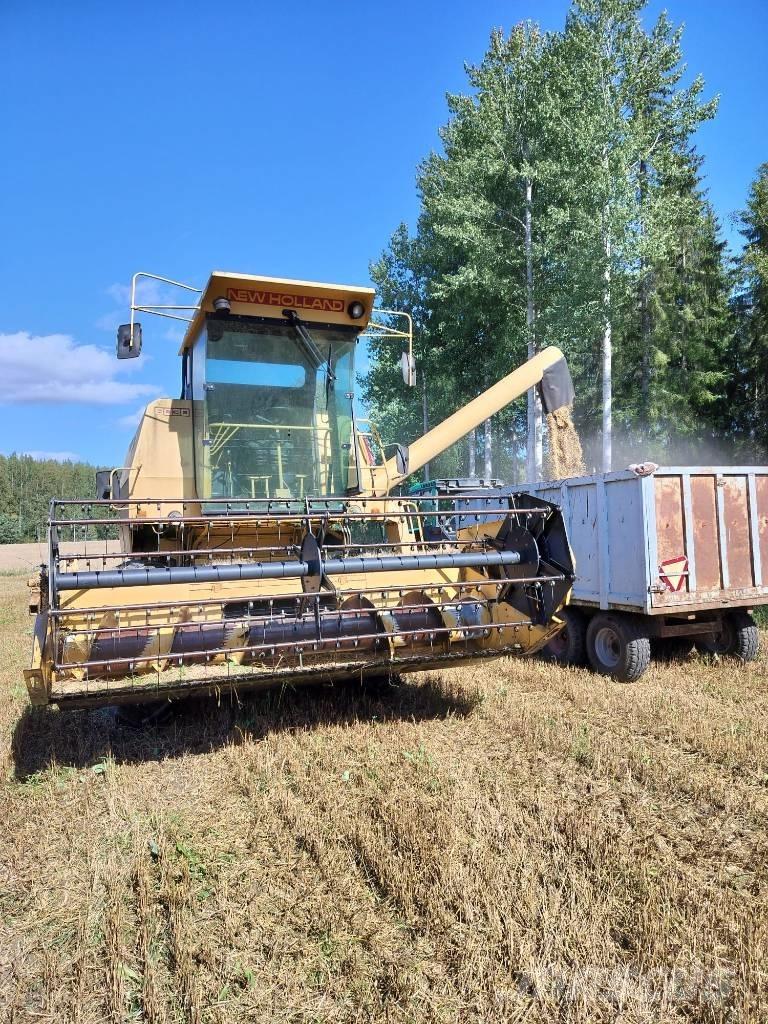 New Holland 8030 H Combine harvesters