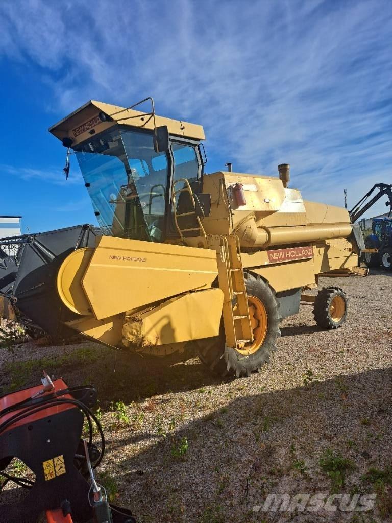 New Holland 8030 H Combine harvesters