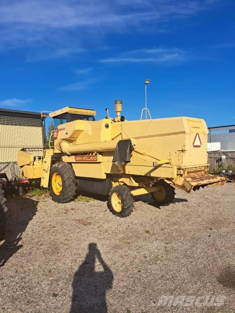 New Holland 8030 H Combine harvesters