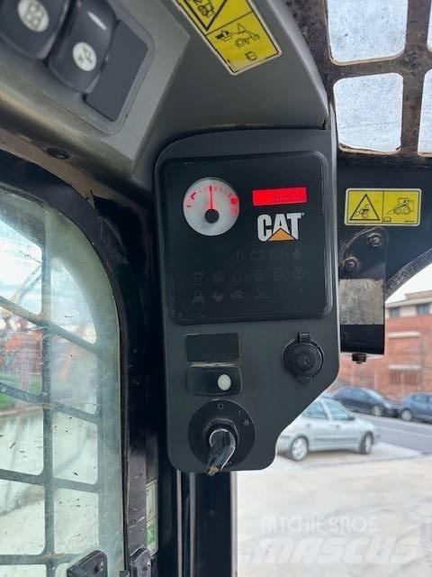 CAT 246 C Skid steer loaders