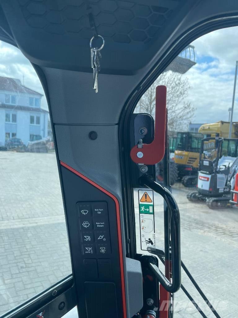 Bobcat T86 Crawler loaders