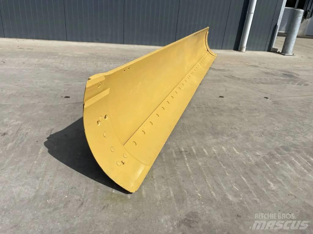 CAT 140H Moldboard Blades
