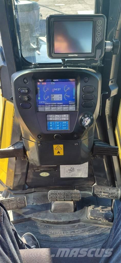 Komatsu D65EXi Crawler dozers