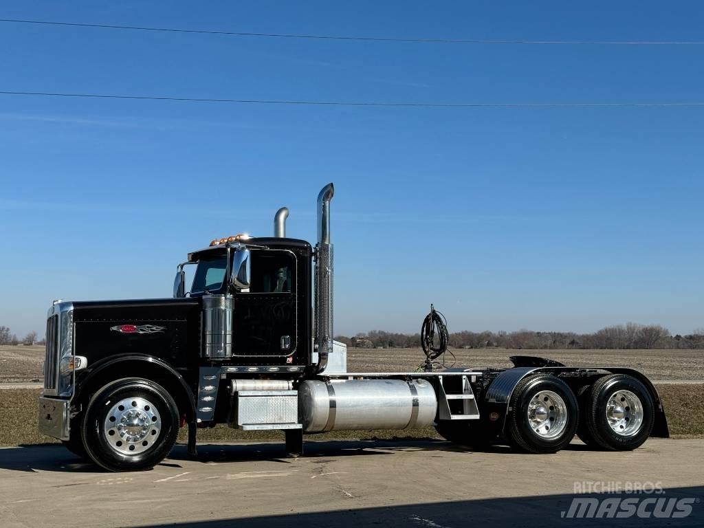 Peterbilt 389 Prime Movers