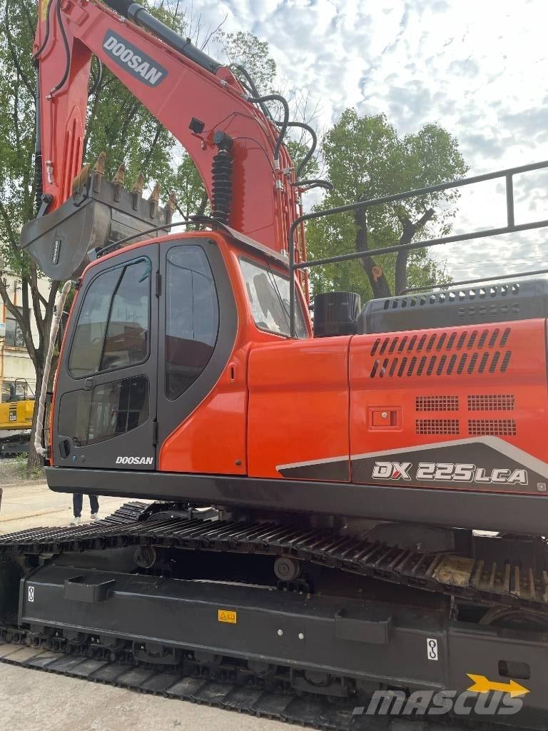 Doosan DX 225 Mini excavators  7t - 12t