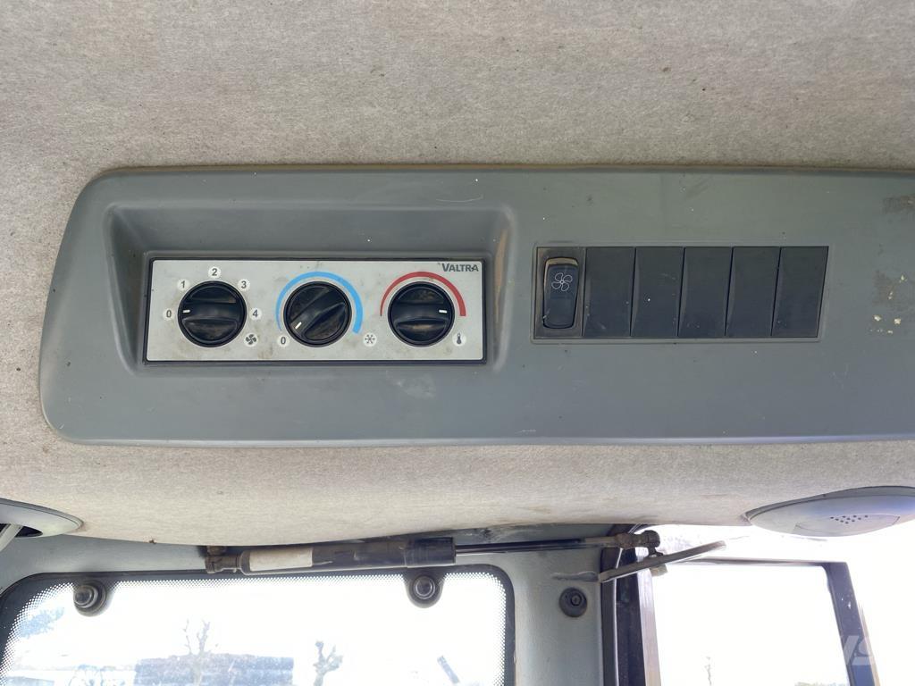 Valtra N92 HITECH Tractors