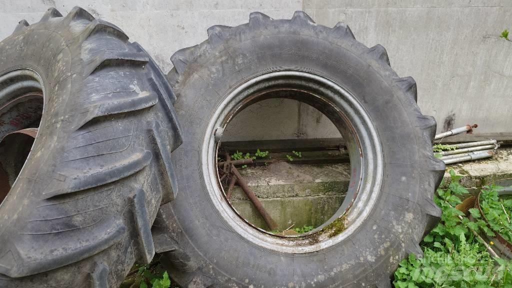 Taurus point 8 Tyres, wheels and rims