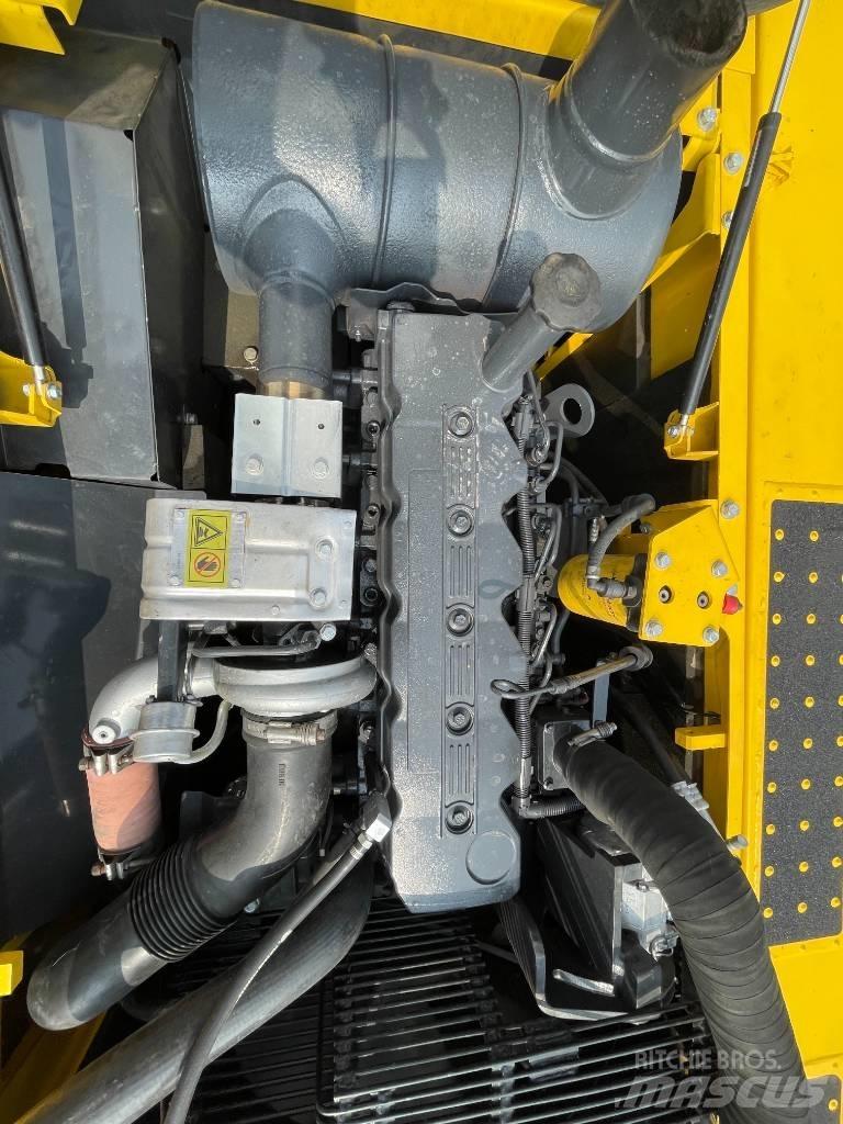 Komatsu PC 220 Crawler excavators