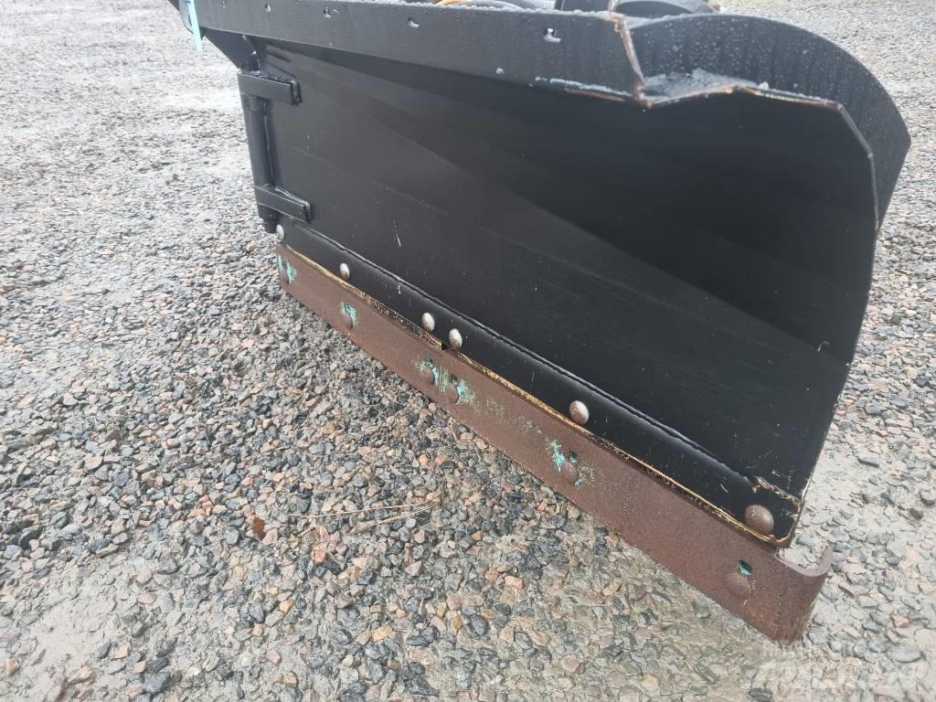 SE Equipment  Vikplog Plows