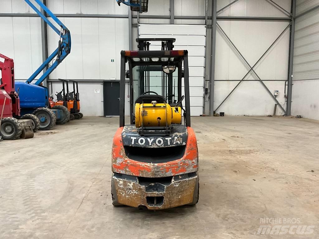 Toyota Tonero 30 LPG trucks