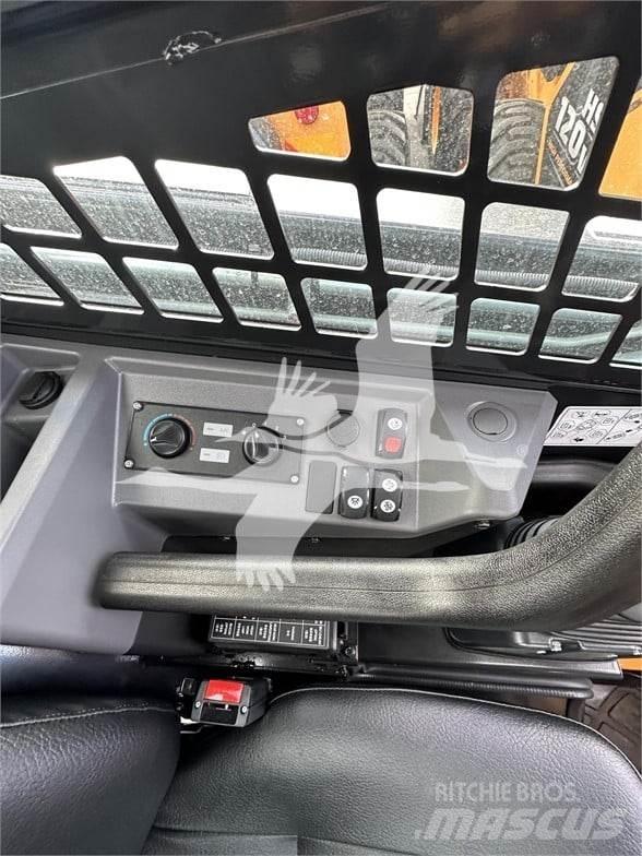Hyundai HT100V Skid steer loaders