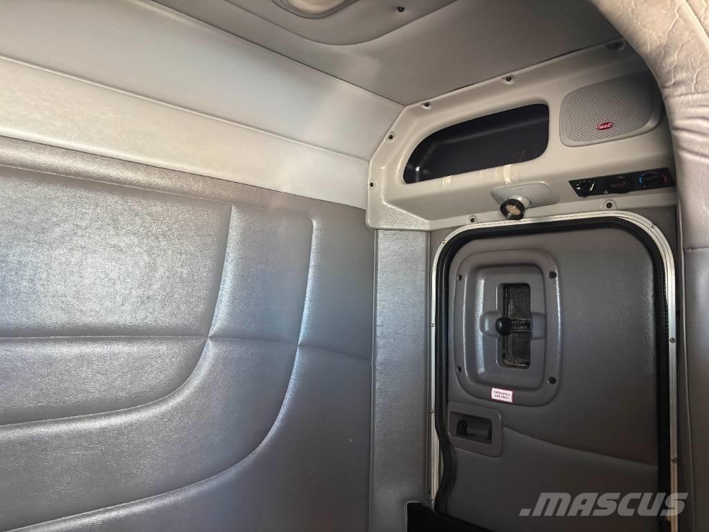 Peterbilt 389 Prime Movers