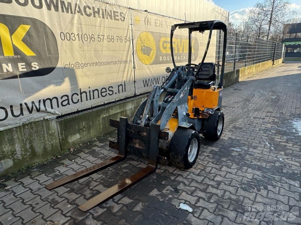 GiANT D 204 SW Mini loaders