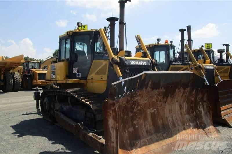 Komatsu D65 EX-16 Crawler dozers