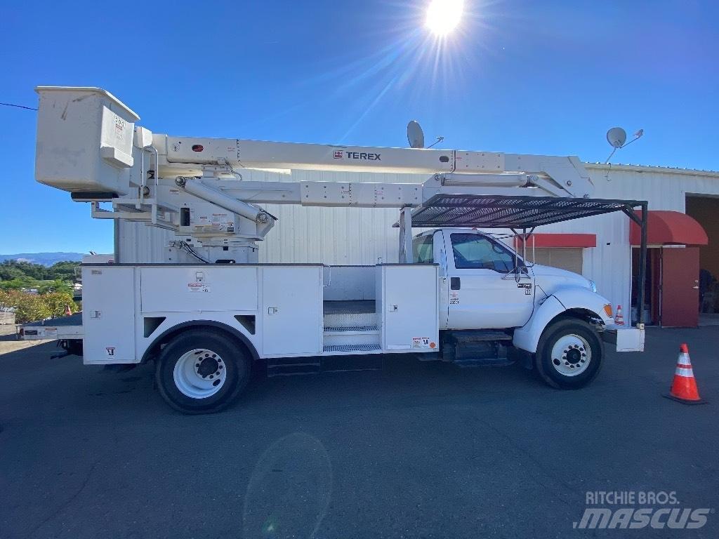 Ford F 750 SD Truck mounted platforms
