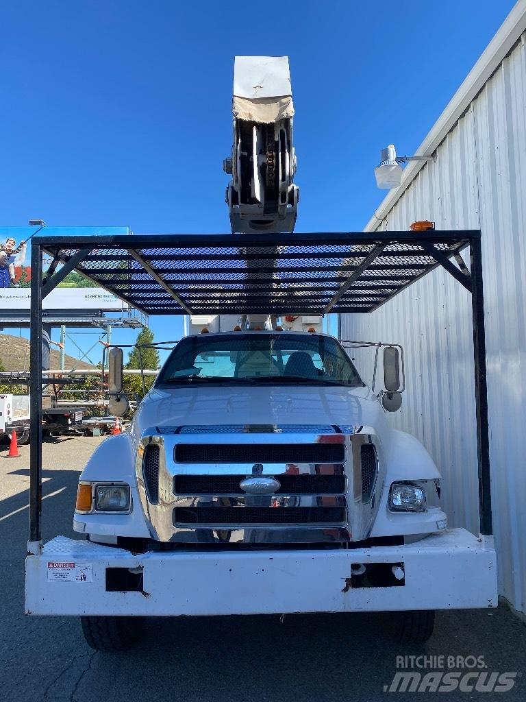 Ford F 750 SD Truck mounted platforms
