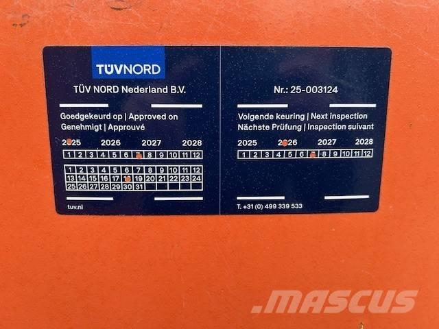 JLG E 400 AJPN Articulated boom lifts