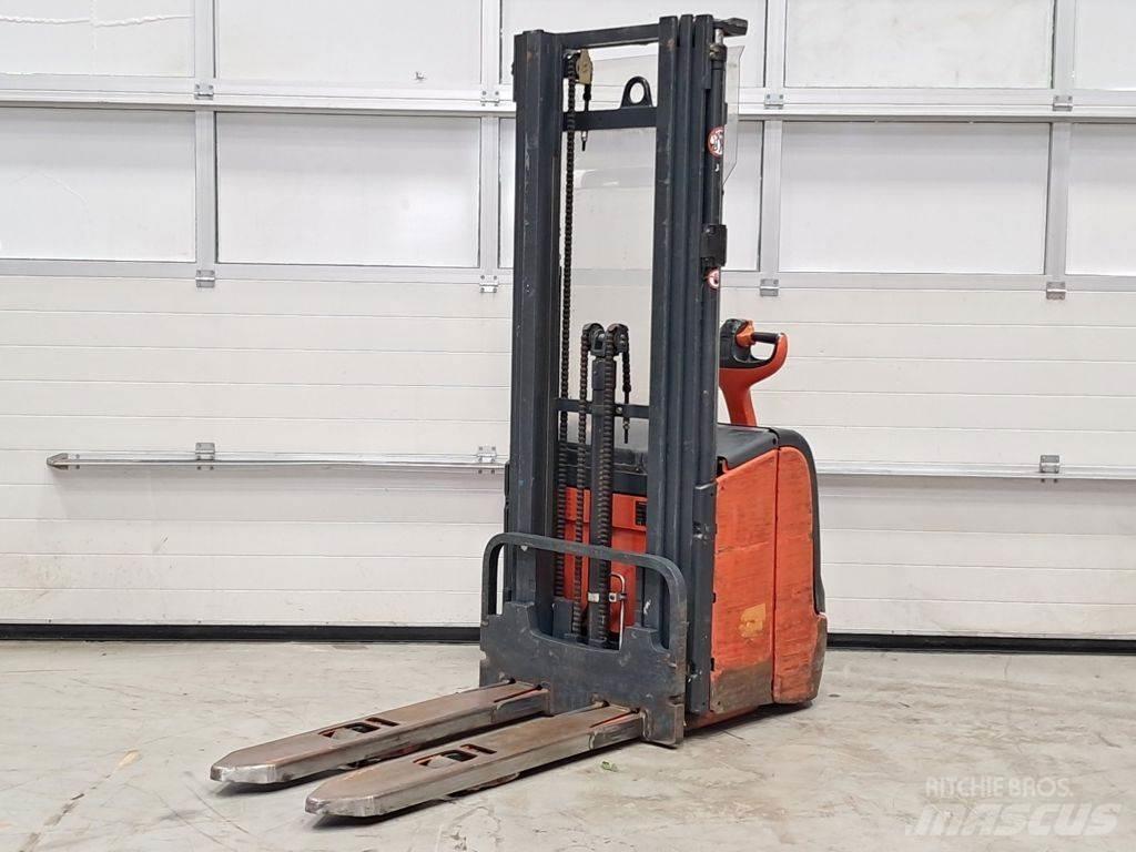 Linde L14 Pedestrian stacker