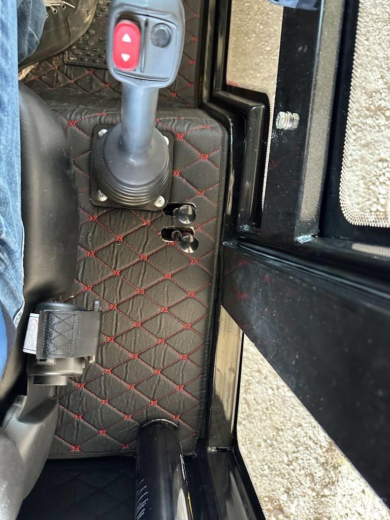  sonstige A08 Skid steer loaders