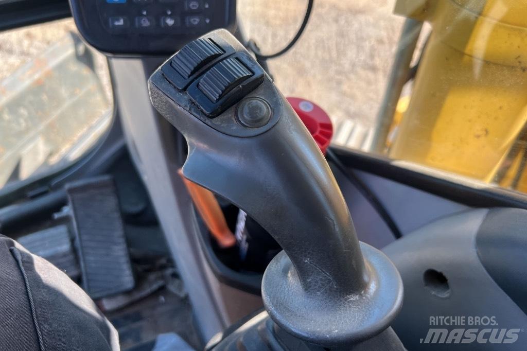 New Holland E 135 B Crawler excavators