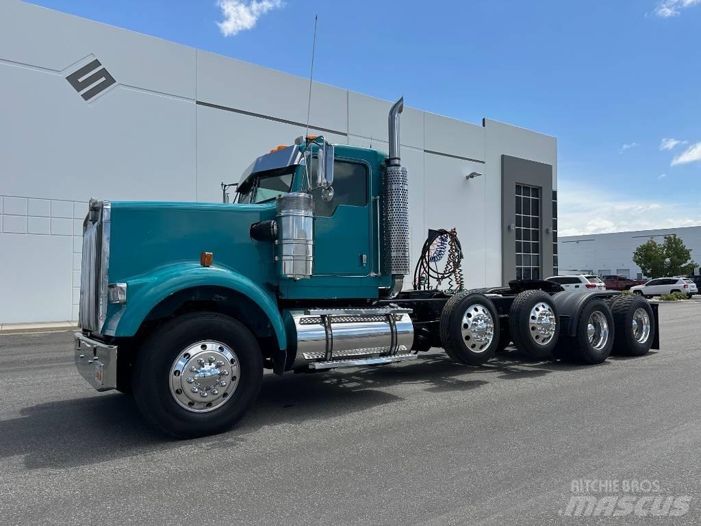 Kenworth W 900 Prime Movers