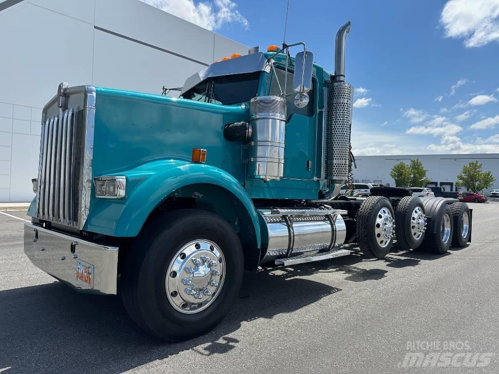 Kenworth W 900 Prime Movers