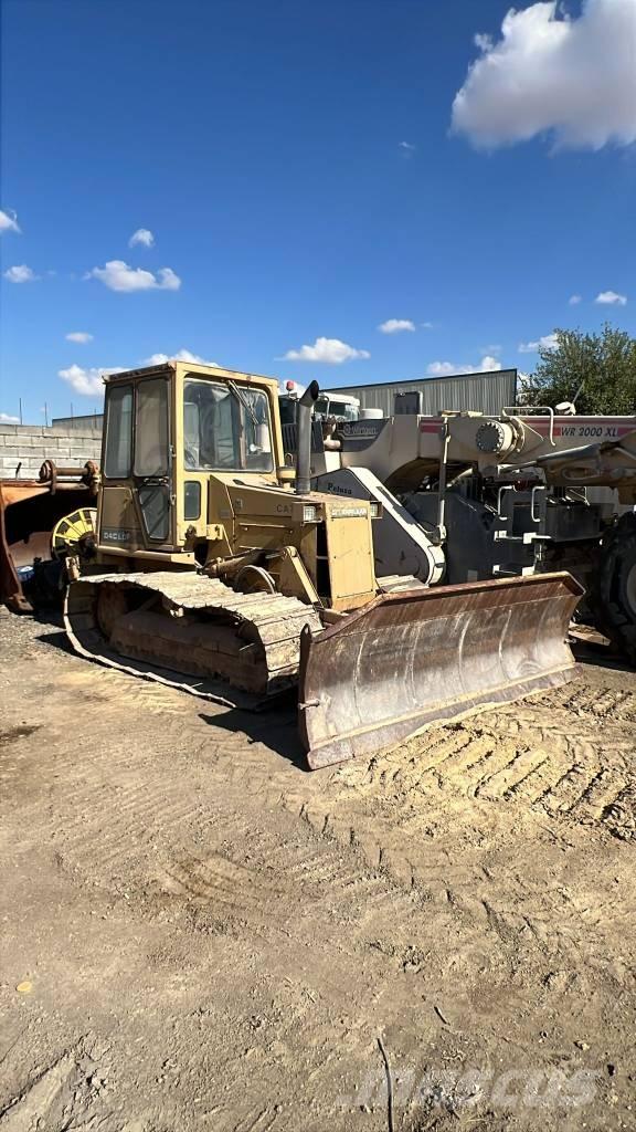 CAT D 4 C Crawler dozers