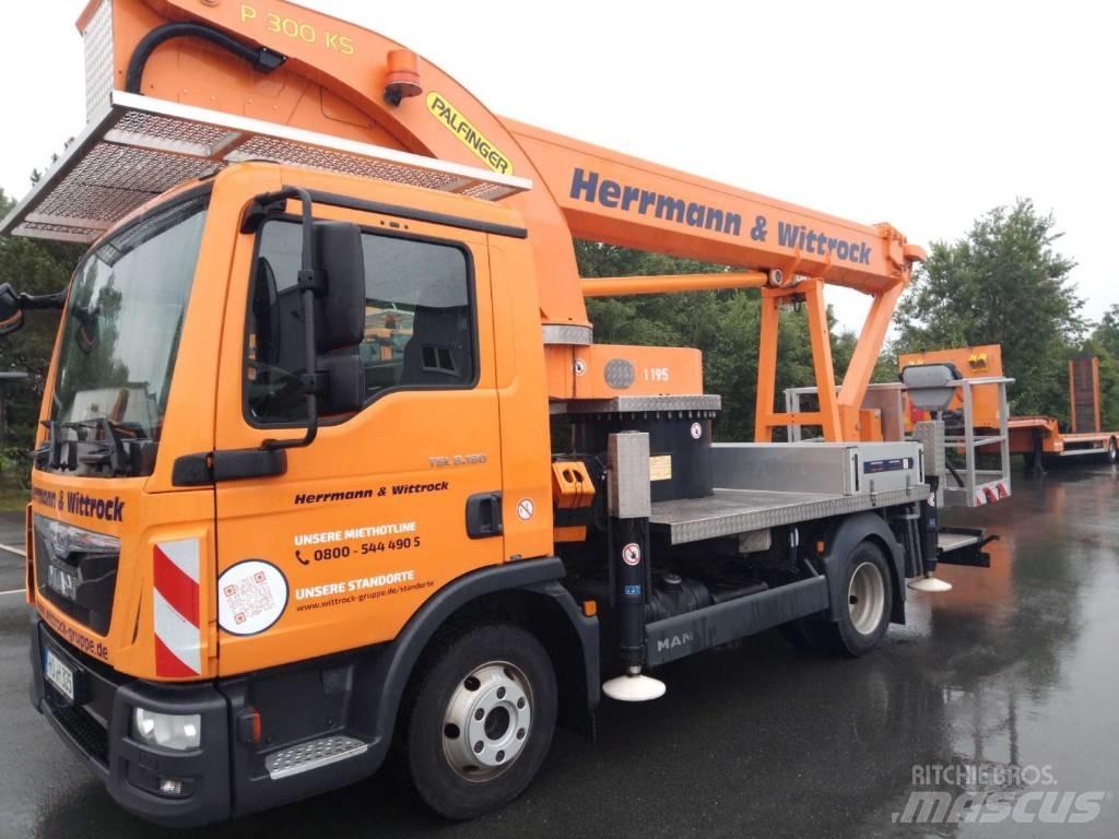 Palfinger P 300 KS Truck mounted platforms