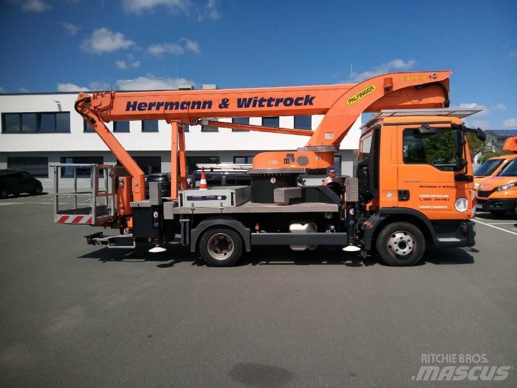Palfinger P 300 KS Truck mounted platforms