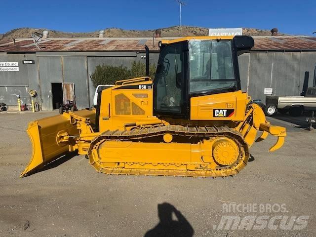 CAT D 5 Crawler dozers