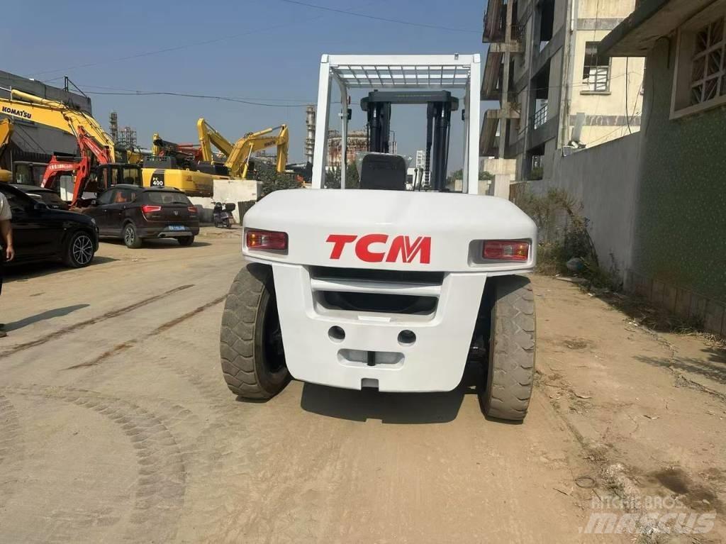 TCM FD 100 Z8 Telescopic handlers