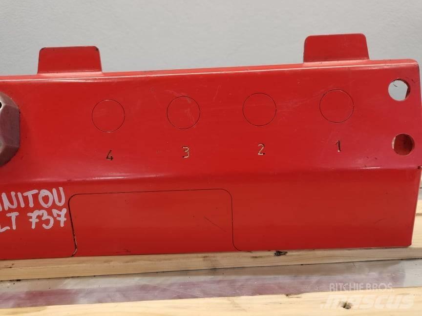 Manitou MLT 635 case Cabins and interior