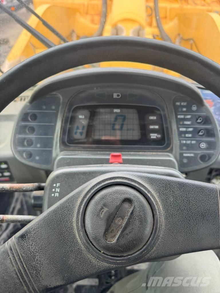 Komatsu WA 500-3 Wheel loaders