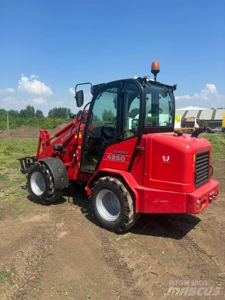 Schäffer 4250 Mini loaders
