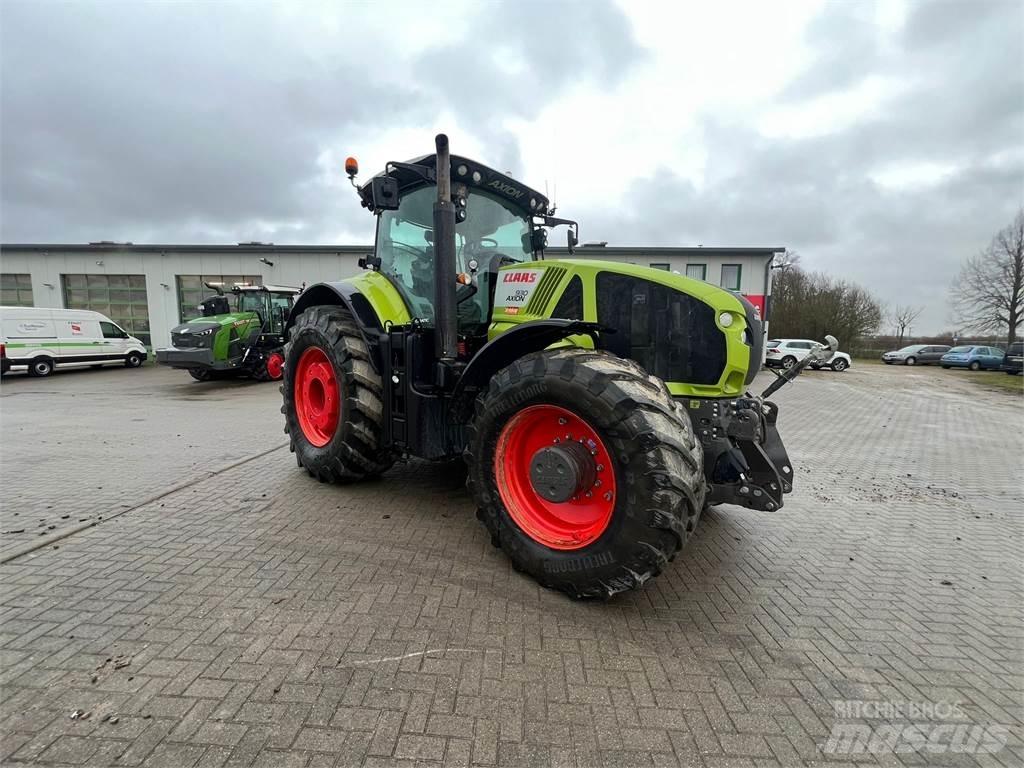 CLAAS Axion 930 Tractors